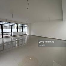Corner unit Largest built up with extra window and opening 