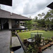 Ledang Height @ 1.5 Storey Bungalow - 7 bedrooms / Partially Furnished