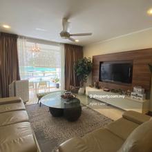 Strategic location, nice furnishings 