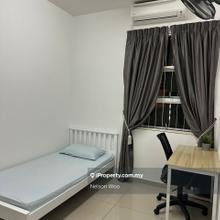 Female room for rent