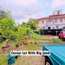 Corner with big land 