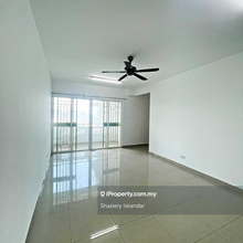 Corner unit, Spacious 1,232 sf, Have 2 Parkings, 