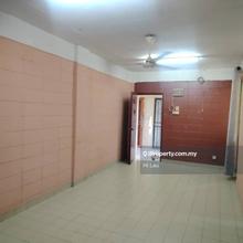 Renovated with kitchen cabinet, walking distance to Taylor College