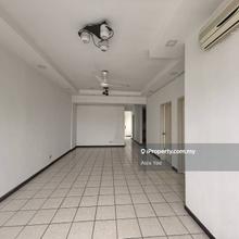Rdy move in, basic unit, 3r2b1cp, family area, infront have macdonld