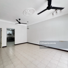 2 Storey Terrace Home Near Lake with Quiet Community