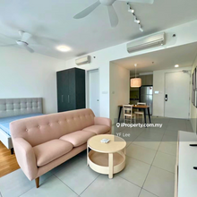 Studio Mid High Floor Well Kept Tip Top Condition