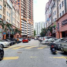Corner lot office to let at Diamond Square Jalan Gombak, with lift
