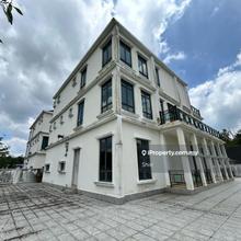 Brand New Laguna Height 3 Storey Bungalow With Lift Near Perling