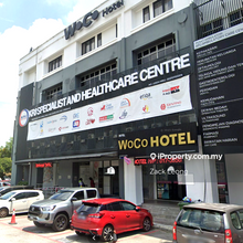 Facing main road, 4 Storey Shop for Sale, Bk5, Bandar Kinrara Puchong.