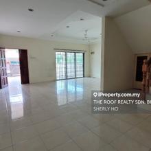 Terrace house for Sale