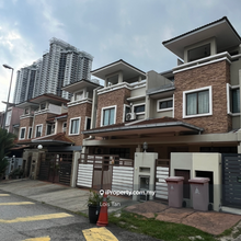 2.5 storeys modern terrace house for Rent