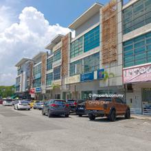 Ground floor shop facing main road at taman bukit serdang, serdang 