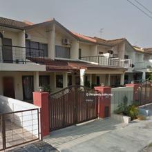 Double Storey House close to Sunway Pyramid & Taylor University 