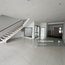 Terrace house for Sale
