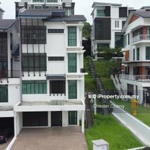 Large Porch can fit 8-9 cars easily