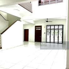 Gardenview 2.5 sty Superlink with fencing and gate at P16 Putrajaya