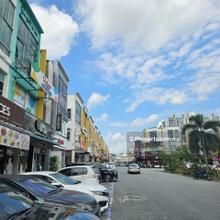 ROI 4% - Facing Main Road - Freehold - Corner Lot