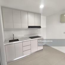 Emerald Hills Alam Damai 840sqft 2 R 2 B Facing Hill Unit For Rent