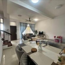 Seri Puteri Hills - Town Villa,  4 Stys. Townhouse