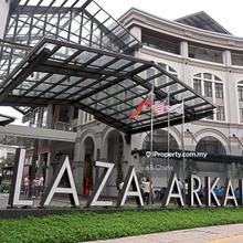 Great environment. Surrounded by banks and amenities
