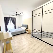 Emporis Master Room with Bathroom 