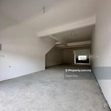 Emerald 2, Crest Austin, Mount Austin, Shoplot