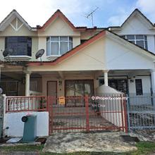 Pelindung 2-storey Terrace Fully Furnished 