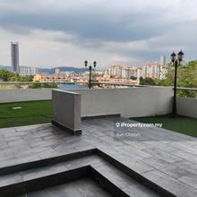 D' Alamanda Condo attached with a big garden For Sale