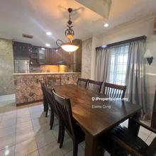 Country Villa Upper unit lake view Town house