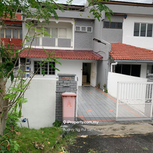 Nearby pasar and shops