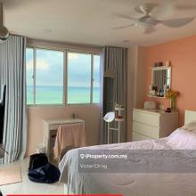 Duplex unit overlooking the sea: Comes Fully furnished and Renovated
