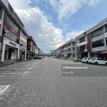 Freehold & Non Bumi - Intermediate Lot - Facing Inner Road