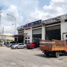 Petaling utama , 1.5 storey link factory,good location, ceiling 25ft 