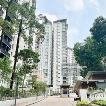 Walking distance to LRT. 1246 sf. 4 bedrooms