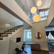3 storey renovated semi detached corner  Villa Green for Sale