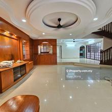 Ample Street Parking Spaces