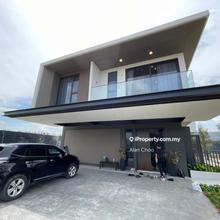 Exclusive 2 Storey Waterfront Bungalow 