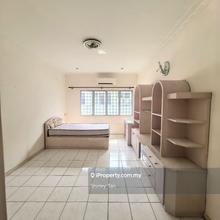 Klang Utama, batu belah. 2 storey house 22x75