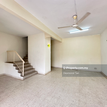 Flat Level No Split, Value Buy, Walking Distance to Amenities