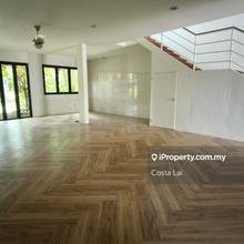 Cheap and huge three storey houses near pusat jantung