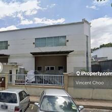 1.5 Storey Semi-D factory at Sunway Damansara for Rent