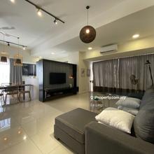 Elevia condo residence 3.5 storey villa for sale,fully reno,2700 sqft