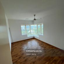 Corner 1253sf 2 carpark below market price unit