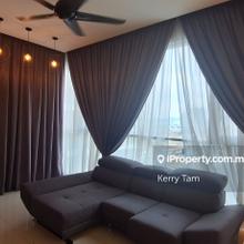 Link to Starling Mall, short drive to MRT station