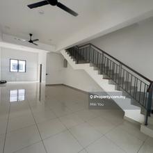 Robin , bandar rimbayu, 2 storey terrace house for rent -Ready move in
