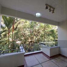 Low-rise Apartment facing Greenery View
