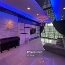 Tastefully Renovated, Private lift, 3 carparks for sale 