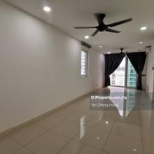 Sentul Point Condo Corner Unit 1001sqft Reno Freehold 