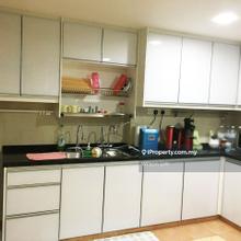 Walking distance to Centro Mall Klang for shopping & easy access to KL