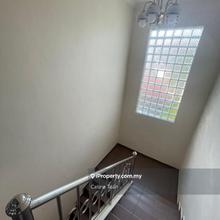 Taman Ria Kolombong / 2 Storey / Bungalow House / For Rent